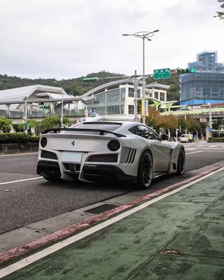 Ferrari F12 Cuerpo de fibra de carbono Kit F12 Novitec N-largo estilo delantero y trasero parachoques arco de la rueda F12 spoiler difusor del labio delantero