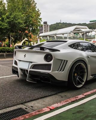 Ferrari F12 Cuerpo de fibra de carbono Kit F12 Novitec N-largo estilo delantero y trasero parachoques arco de la rueda F12 spoiler difusor del labio delantero