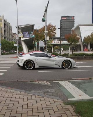 Ferrari F12 Cuerpo de fibra de carbono Kit F12 Novitec N-largo estilo delantero y trasero parachoques arco de la rueda F12 spoiler difusor del labio delantero