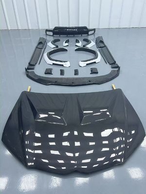 Lamborghini Urus Cuerpo de fibra de carbono Kit URUS 1016 estilo de fibra de carbono Difusor del labio delantero spoiler capó arco de la rueda