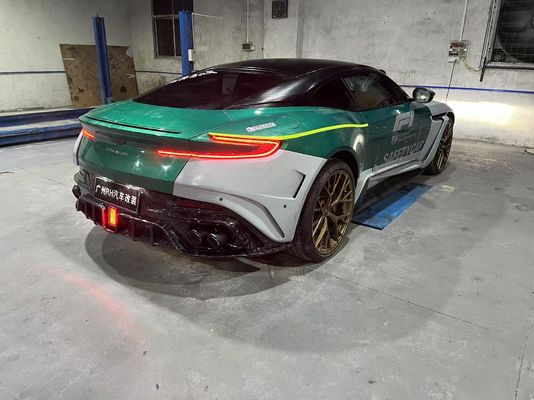 Aston Martin DB11 Fibra de carbono del cuerpo Kit DB11 estilo mansory delantero y trasero del parachoques falda lateral del guardabarros del capó del spoiler