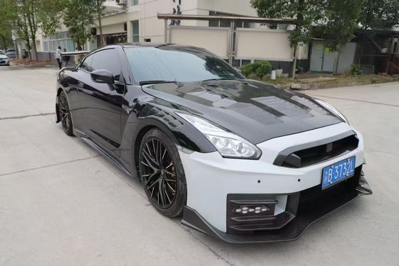 Nissan GTR Cuerpo de fibra de carbono Kit GTR r35 Actualizado 2024nismo estilo delantero y trasero parachoques parachoques parachute parachute