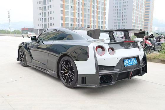 Nissan GTR Cuerpo de fibra de carbono Kit GTR r35 Actualizado 2024nismo estilo delantero y trasero parachoques parachoques parachute parachute