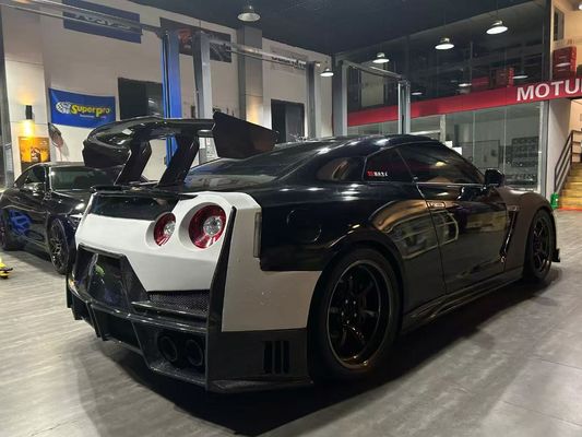 Nissan GTR Cuerpo de fibra de carbono Kit GTR r35 Actualizado 2024nismo estilo delantero y trasero parachoques parachoques parachute parachute