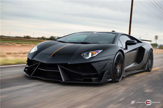 Para Lamborghini LP700 Kit de cuerpo de fibra de carbono LP700 Moderado estilo DMC Kit de cuerpo de fibra de carbono delantero y trasero parachoques