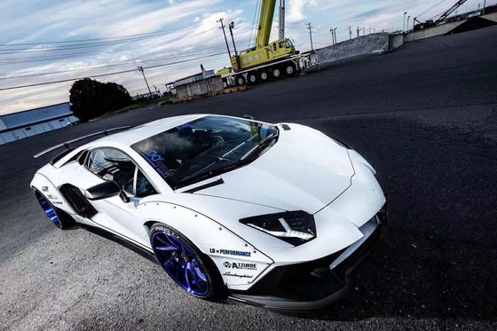 Para Lamborghini Aventador LP700 Fibra de carbono Kit de cuerpo LP700 mejorado estilo LB faldana lateral spoiler arco de la rueda