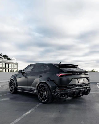 Cuerpo negro de Lamborghini URUS Actualizado 1016 Hood Spoiler Cuerpo ancho Kit