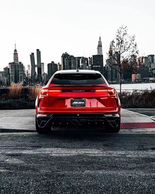 Nuevo Lamborghini URUS carrocería estilo MSY delantero y trasero parachoques Autopartes