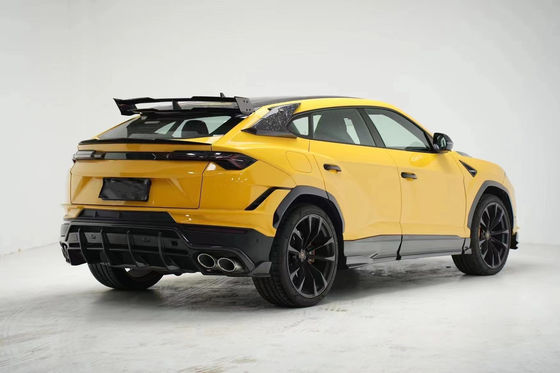 Kit de cuerpo de URUS Lamborghini 2018-2019 Fibra de carbono Difusor de labio frontal Kit de cuerpo ancho Urus