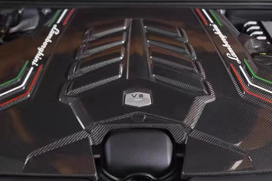 Reemplace el kit de carrocería de Lamborghini URUS con el blindaje del motor de fibra de carbono seca