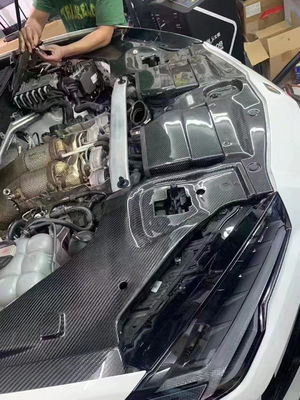 Reemplace el kit de carrocería de Lamborghini URUS con el blindaje del motor de fibra de carbono seca
