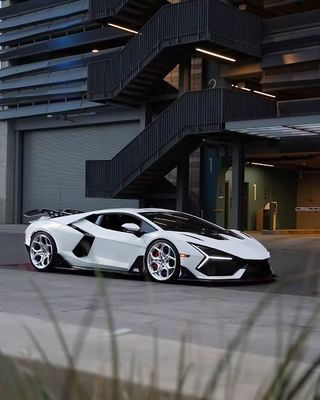 Lamborghini Revuelto Kit de cuerpo personalizado de fibra de carbono DUKE estilo difusor frontal personalizado