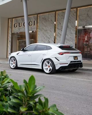 Lamborghini URUS Kit de cuerpo de carbono NT estilo delantero de labio difusor spoiler kits personalizados de cuerpo ancho