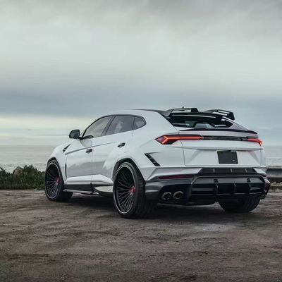 RT Kit de carrocería de carbono para URUS SUV Lamborghini Kit de cuerpo ancho de la rueda del difusor del labio delantero