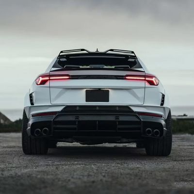 RT Kit de carrocería de carbono para URUS SUV Lamborghini Kit de cuerpo ancho de la rueda del difusor del labio delantero