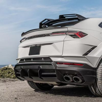 RT Kit de carrocería de carbono para URUS SUV Lamborghini Kit de cuerpo ancho de la rueda del difusor del labio delantero