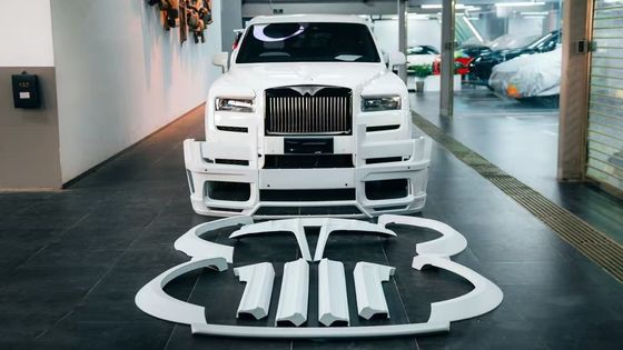 Black Cullinan Rolls Royce Kit de carrocería de estilo NT Kit de cuerpo ancho del parachoques delantero y trasero