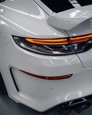 Repuestos para automóviles para Porsche Palamela 971 Spoiler El Palamela 971 fue actualizado con un Spoiler de fibra de carbono de estilo Techart