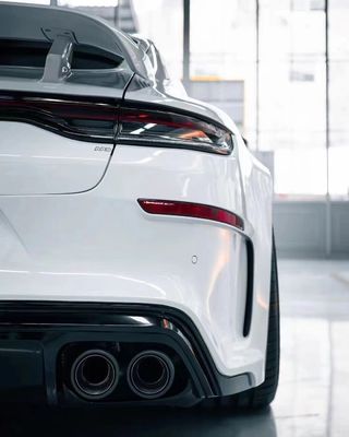 Repuestos para automóviles para Porsche Palamela 971 Spoiler El Palamela 971 fue actualizado con un Spoiler de fibra de carbono de estilo Techart