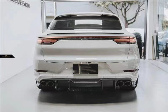 Para el Porsche Cayenne Coupé Kit de cuerpo de fibra de carbono Cayenne Coupé Kit de cuerpo de difusor de labios delanteros de fibra de carbono al estilo FD