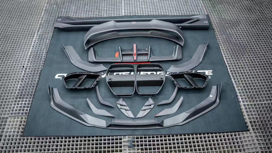 Para el BMW G80 G82 M3 M4 Kit de cuerpo de fibra de carbono G80 G82 M3 M4 Modernizado AE Estilo Frente Difusor de labio Spoiler de la falda lateral