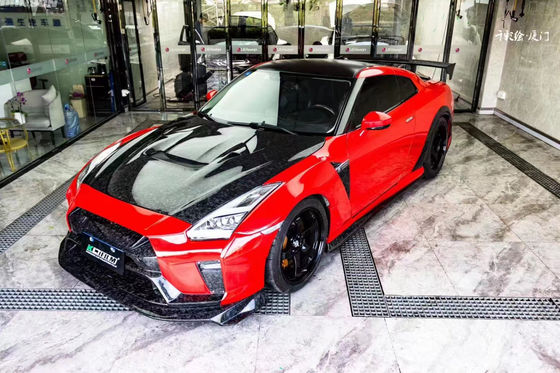 Para el kit de carrocería Nissan GTR, el GTR R35 actualiza el kit de carrocería de fibra de carbono de estilo VARIS