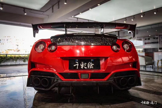 Para el kit de carrocería Nissan GTR, el GTR R35 actualiza el kit de carrocería de fibra de carbono de estilo VARIS