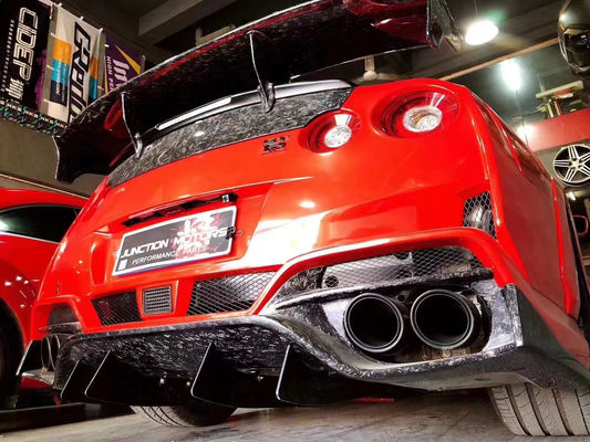 Para el kit de carrocería Nissan GTR, el GTR R35 actualiza el kit de carrocería de fibra de carbono de estilo VARIS