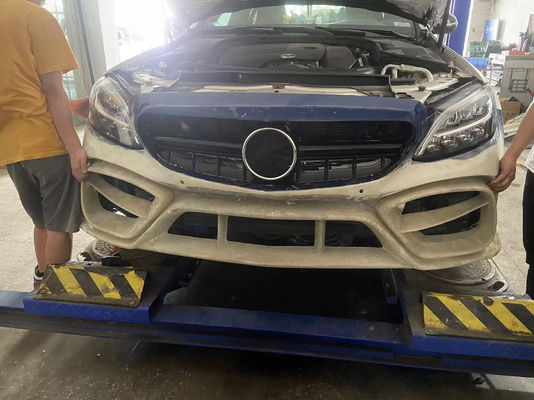 Repuestos de automóviles para Mercedes W205 C180 C260 C300 Kit de carrocería W205 C180 C260 C300 Kit de carrocería de parachoques delanteros de estilo IMP mejorado