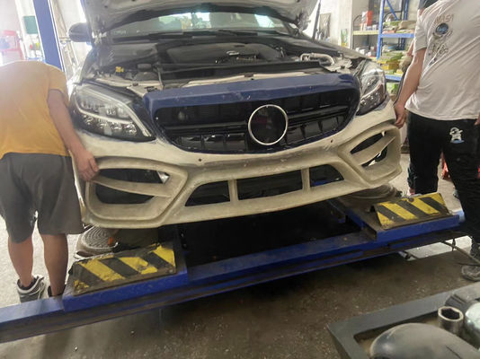 Repuestos de automóviles para Mercedes W205 C180 C260 C300 Kit de carrocería W205 C180 C260 C300 Kit de carrocería de parachoques delanteros de estilo IMP mejorado