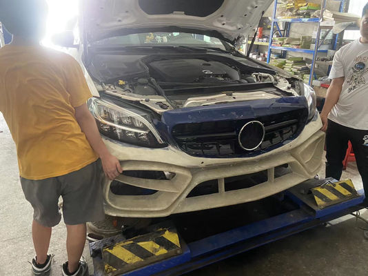 Repuestos de automóviles para Mercedes W205 C180 C260 C300 Kit de carrocería W205 C180 C260 C300 Kit de carrocería de parachoques delanteros de estilo IMP mejorado