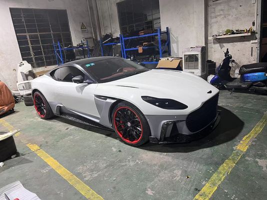 DB11 Aston Martin Kit de cuerpo ancho Parche de labio verde Db11 Kit de cuerpo