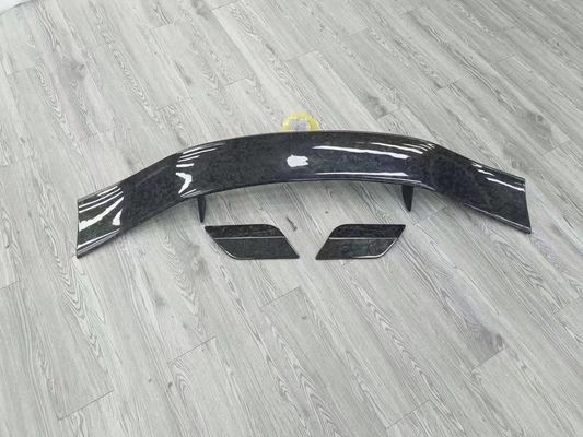 Brillante negro Aston Martin Body Kit DBX MSY estilo de fibra de carbono